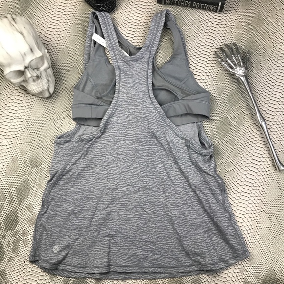 Lululmeon light and breezy grey tank w sports bra - Picture 6 of 6